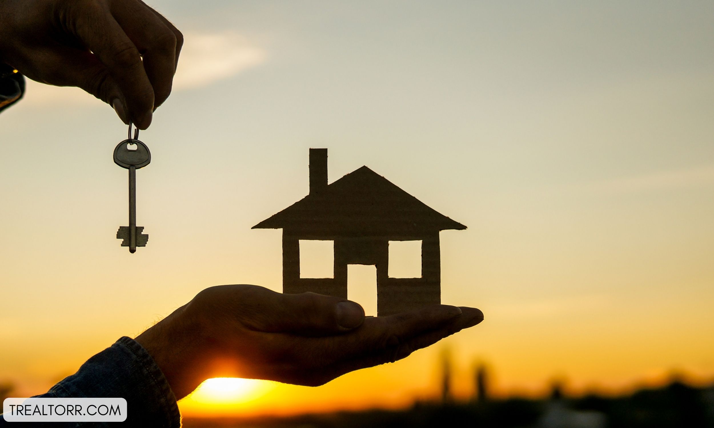 The benefits of investing in real estate through a real estate investment trust (REIT) ETF