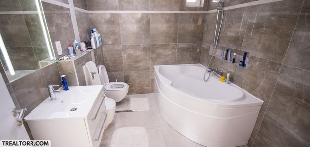 Step 12: Kitchen and Bathrooms Assessment