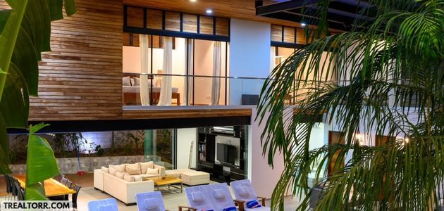 Exploring the Allure of Vacation Homes in the USA: Best Locations, Considerations, and the Investment Potential