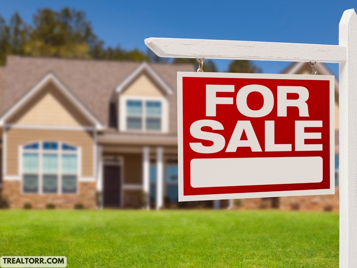 Real Estate Expert Sounds Alarm on Market: 'Things Are Really Breaking Down!
