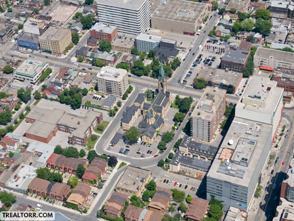 Guide to Handling Zoning Laws and Regulations as a Real Estate Investor