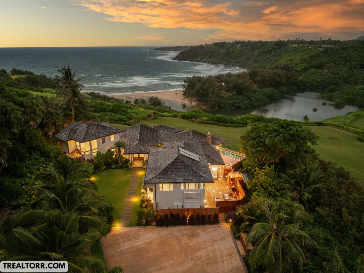 16 Million Reasons This Hawaii Luxury House Will Be Your Dream Home! outdoor