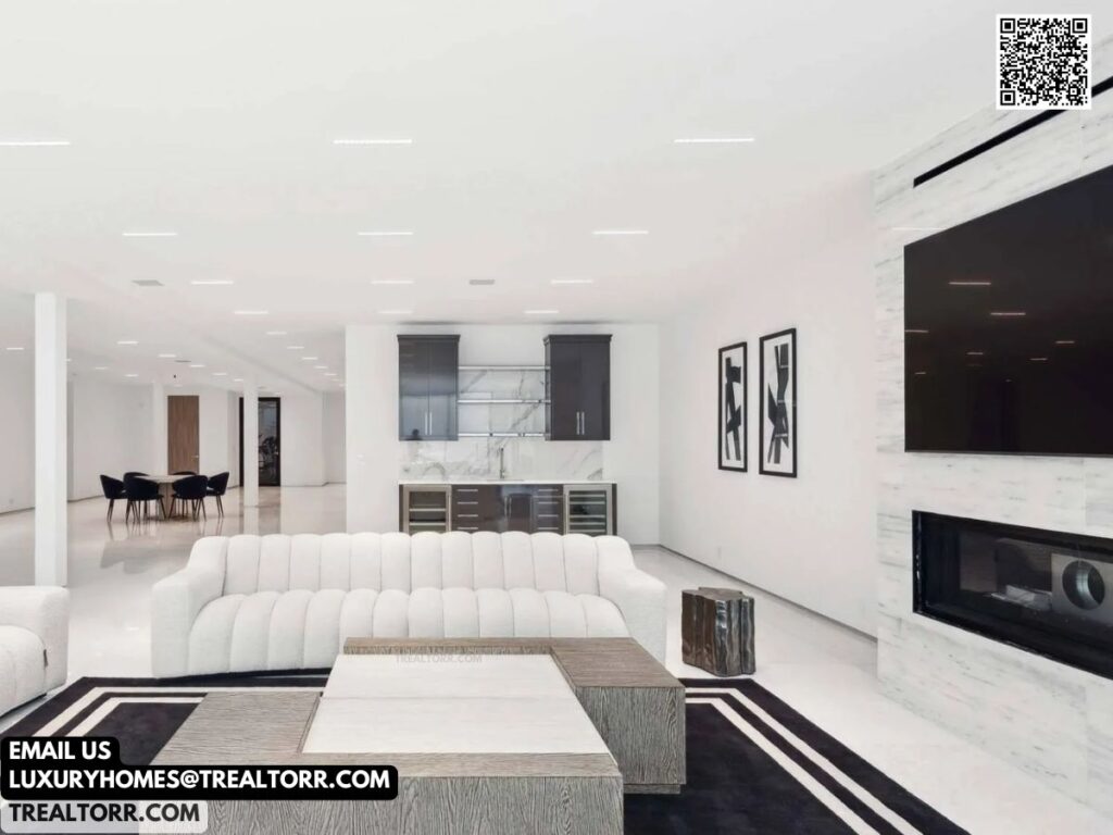 New $25 Million Luxury Home in New York Will Make You Want to Move In Right Now!